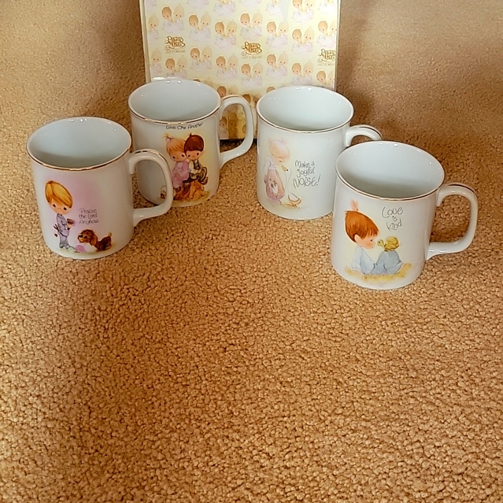 Precious Moments 4 cups 1983 Johnathan & David gold lined kindness & lov…